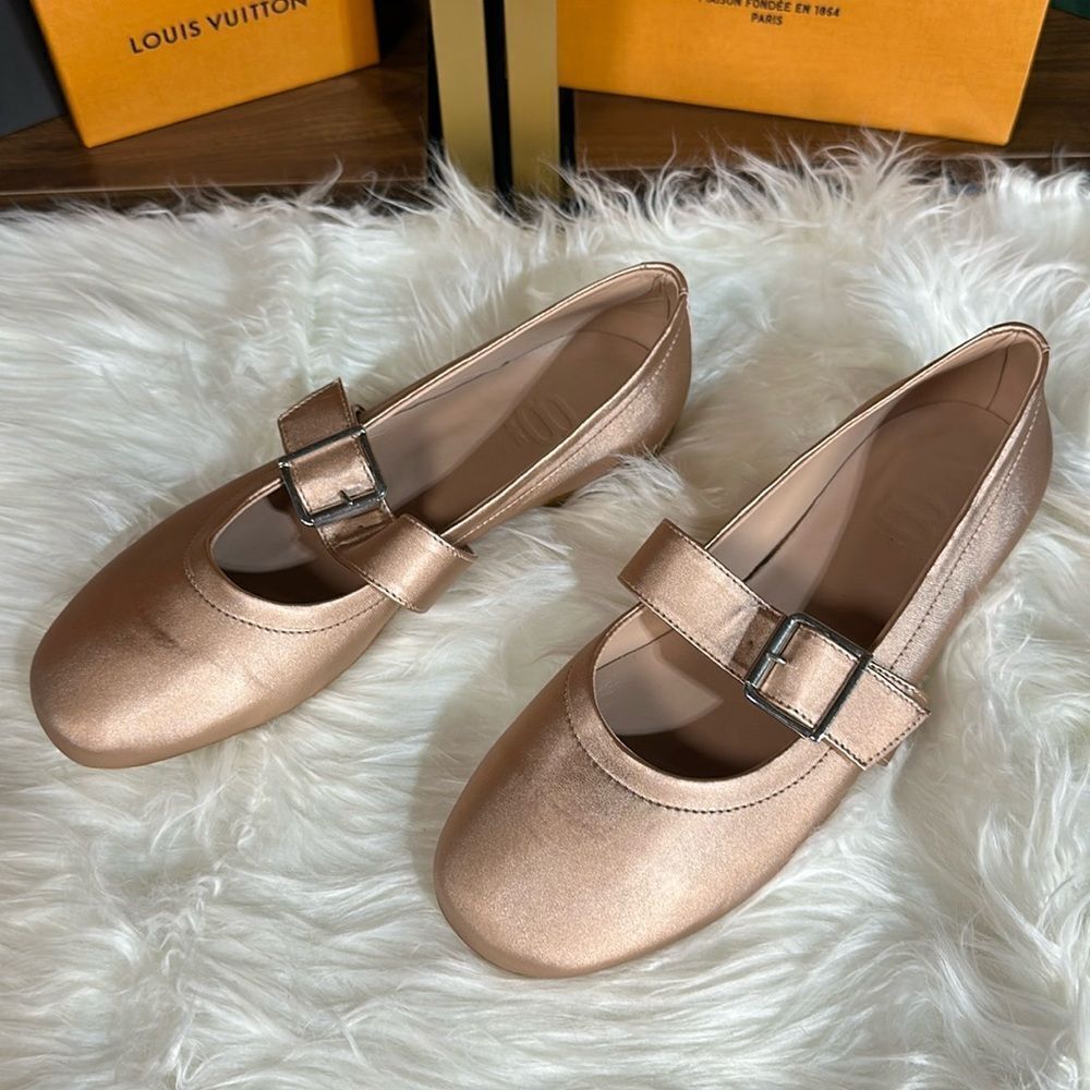 Brand new metallic blush slippers